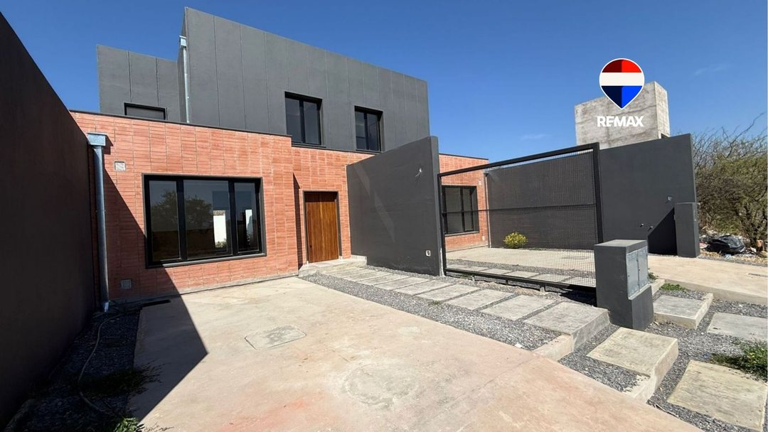 CASA DUPLEX A ESTRENAR EN VENTA VIA AURELIA 2 DORM