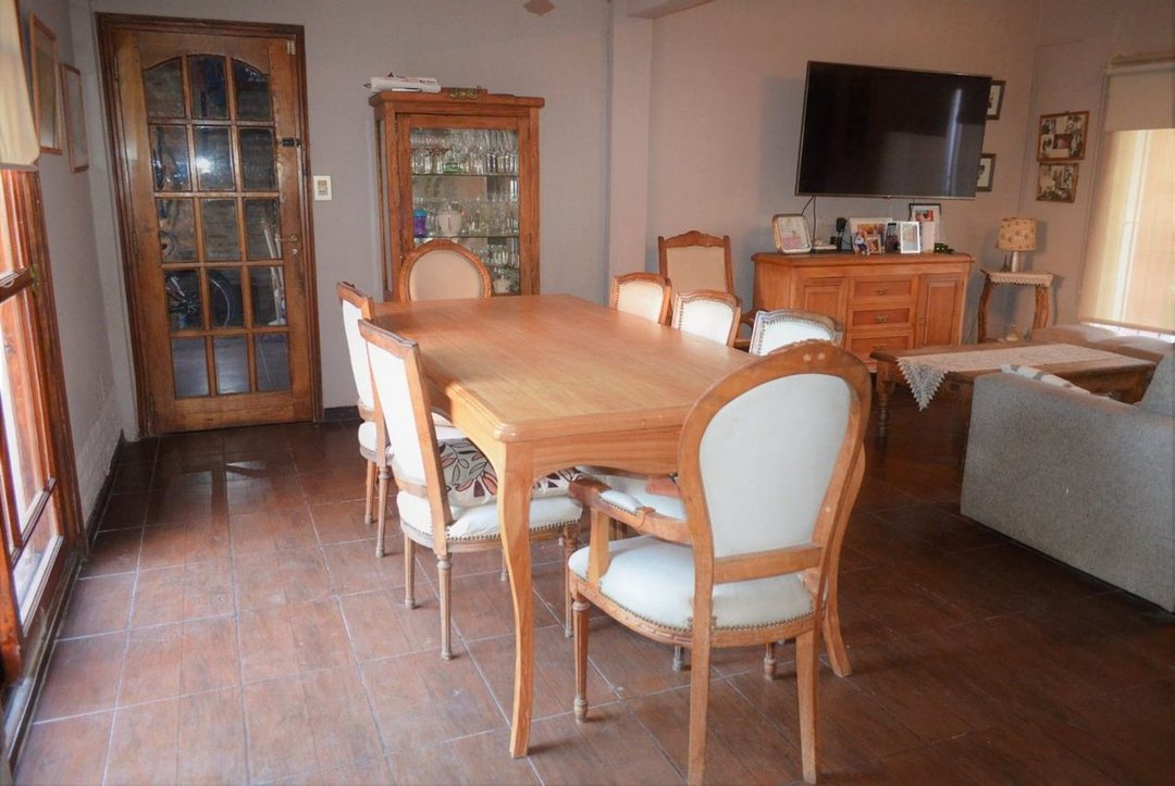 VENTA CASA 5 AMBIENTES EN LONGCHAMPS FINANCIA