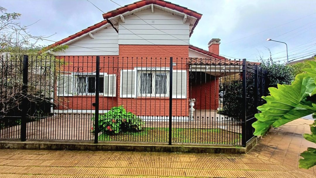 VENTA CHALET 3AMBIENTE CASTELAR AP.CREDITO PERMUTA