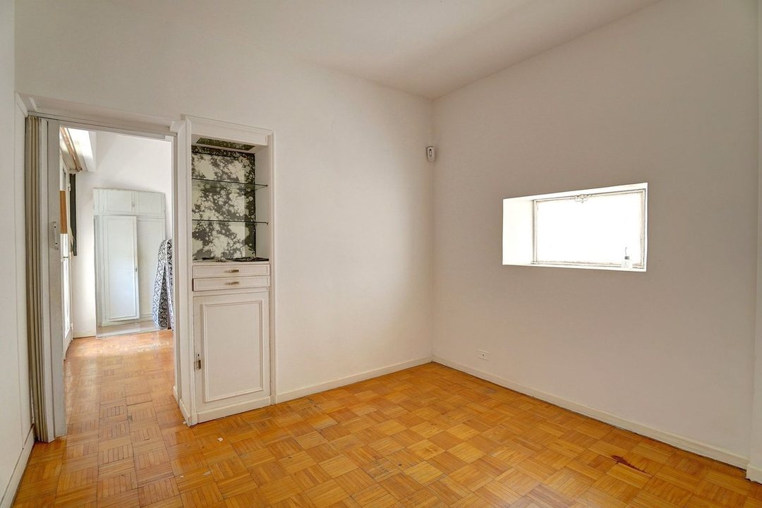 Venta dos ambientes en Retiro con Balcón