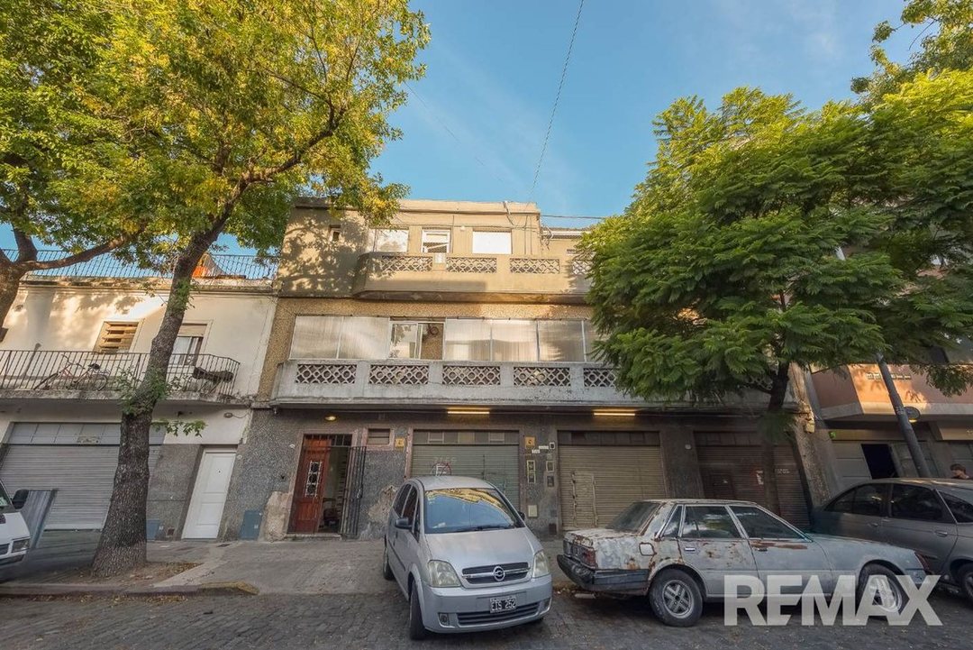 VENTA CASA A REFACCIONAR + LOCALES VILLA CRESPO