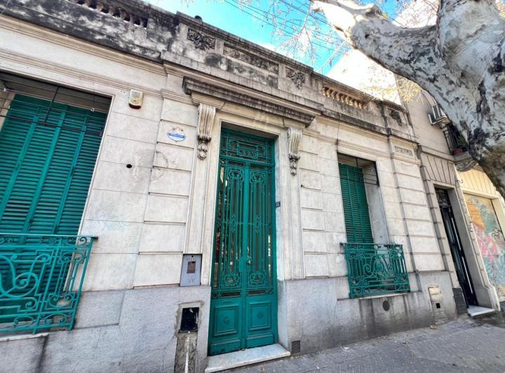 Terreno · 130m² · 6 Ambientes