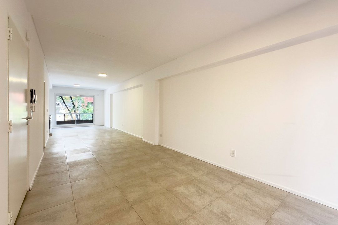 VENTA MONOAMBIENTE CON DOBLE BALCÓN,ZONA BARRACAS