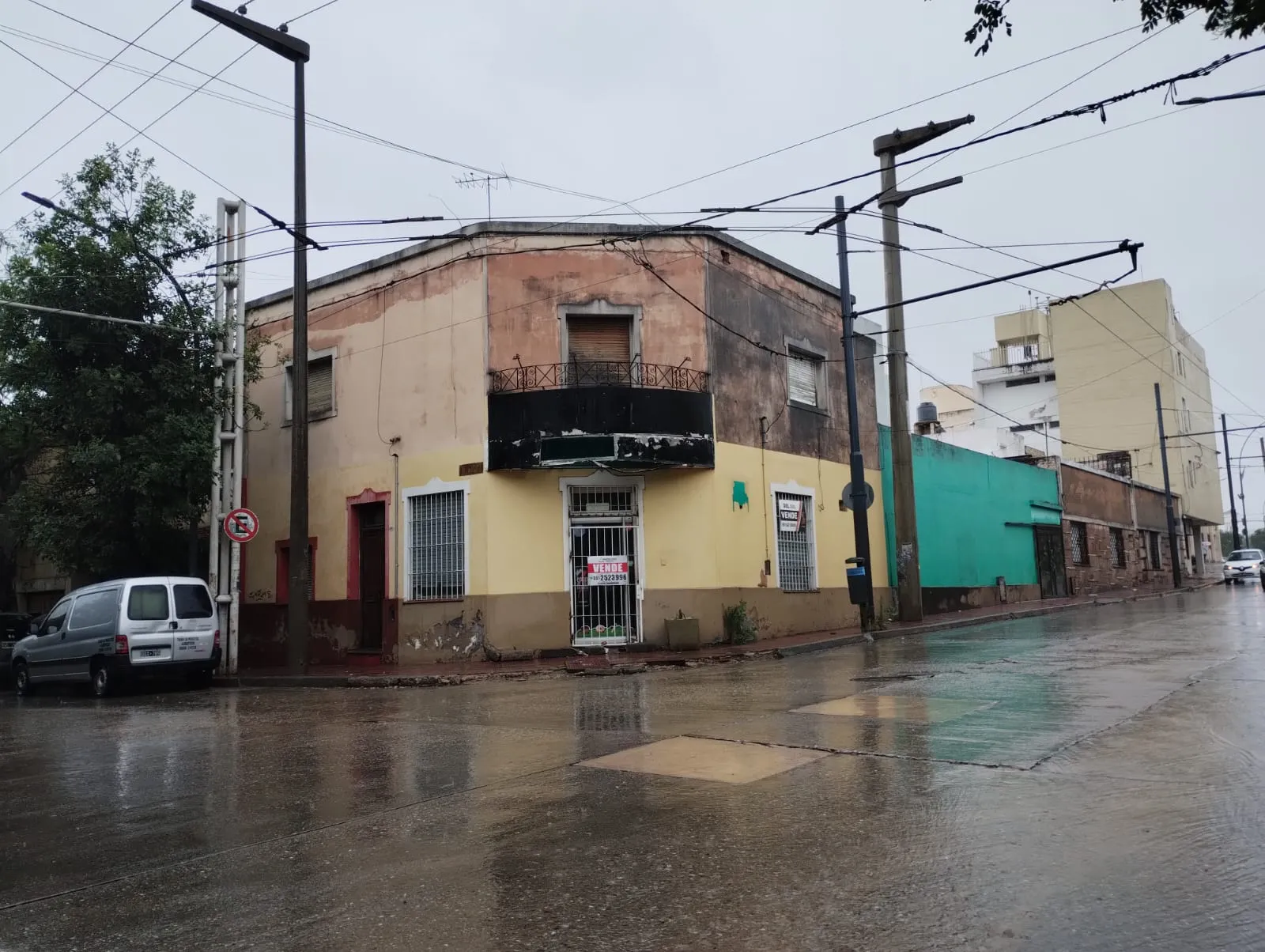 Vendo casa + local comercial  para INVERSORES en GUEMES