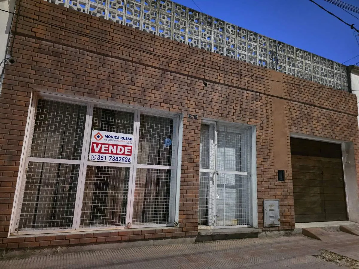 CASA GRANDE EN VENTA 3 DORMITORIOS CON LOCAL AL FRENTE (INVERSORES ATENTO)