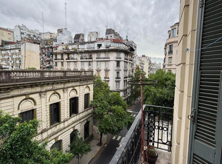 Departamento · 180m² · 8 Ambientes