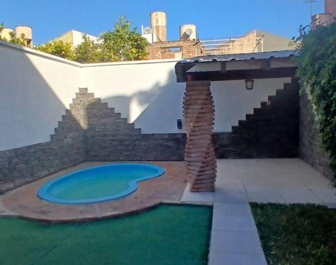 Casa · 80m² · 5 Ambientes · 2 Cocheras