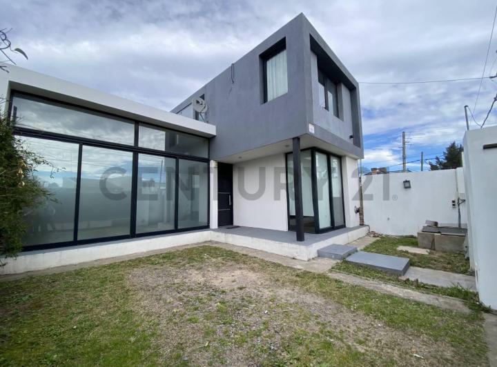 Casa · 159m² · 3 Dormitorios · 1 Cochera