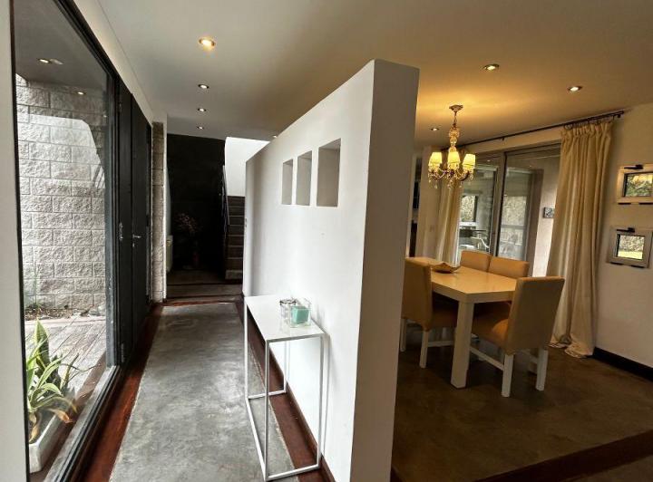Casa · 280m² · 5 Ambientes · 3 Cocheras