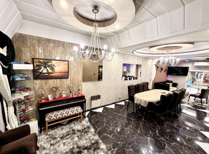 Casa · 175m² · 4 Ambientes · 2 Cocheras