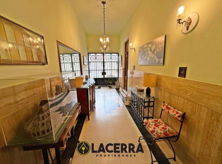 Casa · 189m² · 5 Ambientes · 1 Cochera