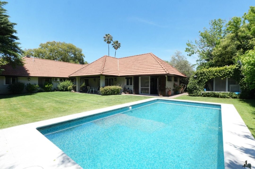 VENTA CASA SEIS AMBIENTES OLIVOS GOLF CLUB