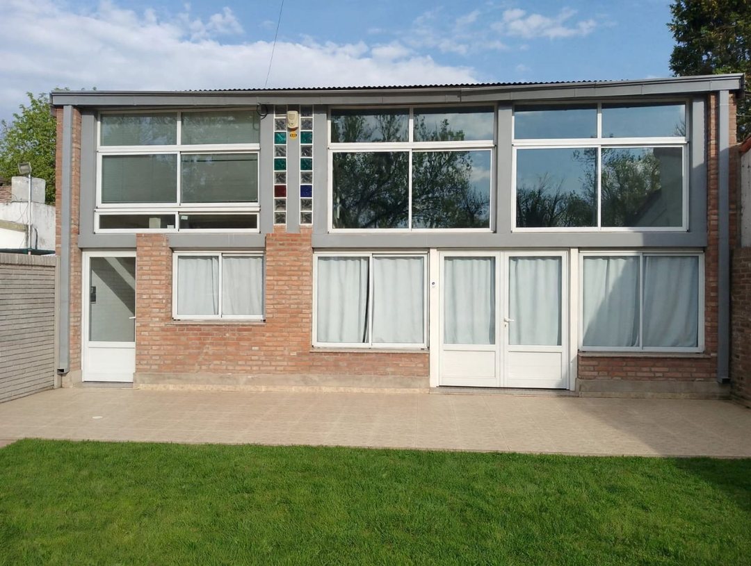ALQUILER DE SALON  EN FUNES
