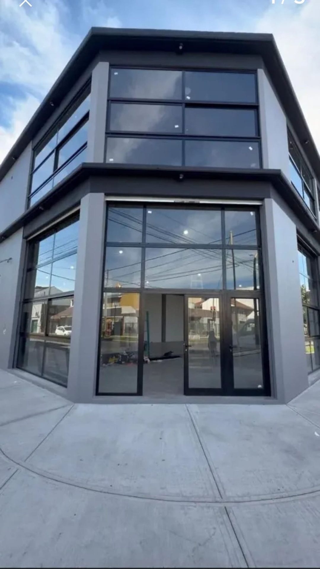 Venta Imponente esquina 2 locales 500  M²  Bernal