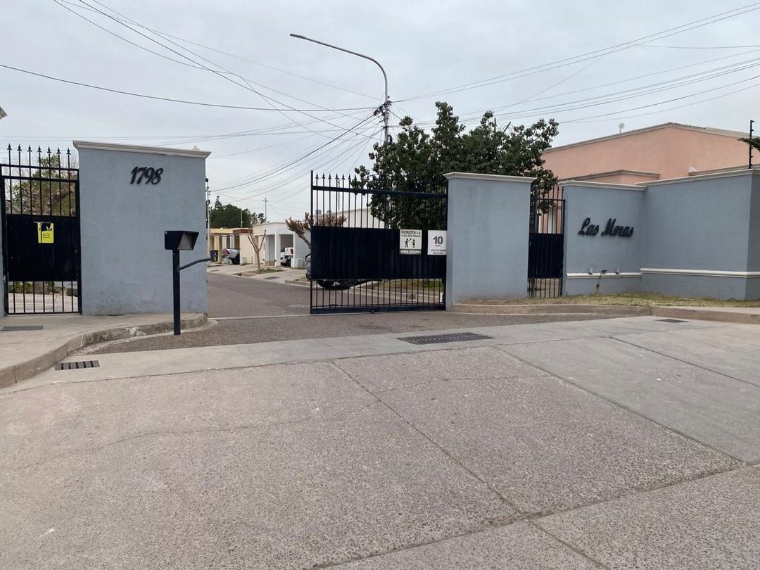 VENTA DE CASA BARRIO PRIVADO LAS MORAS GUAYMALLEN
