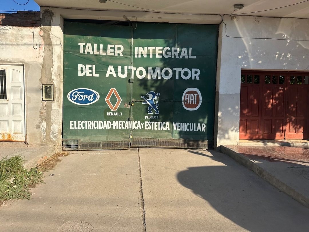 ALQUILER DE GALPON SOBRE SARMIENTO 400m2