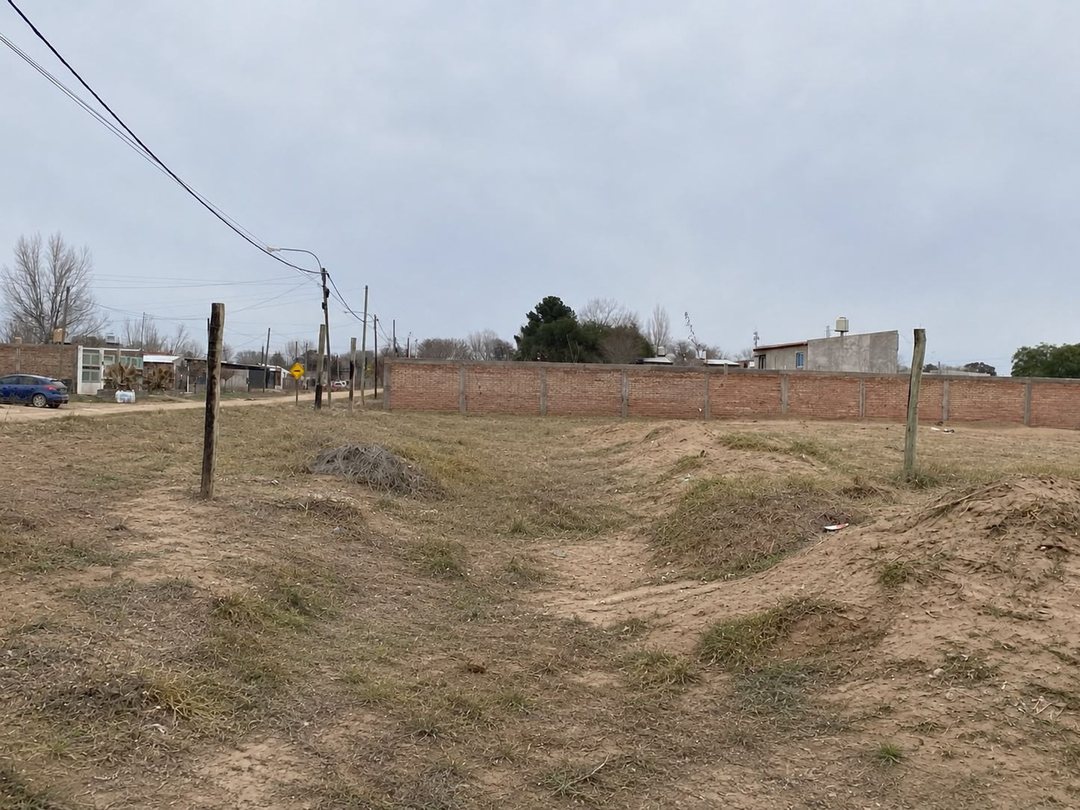 LOTE EN ESQUINA SENILLOSA