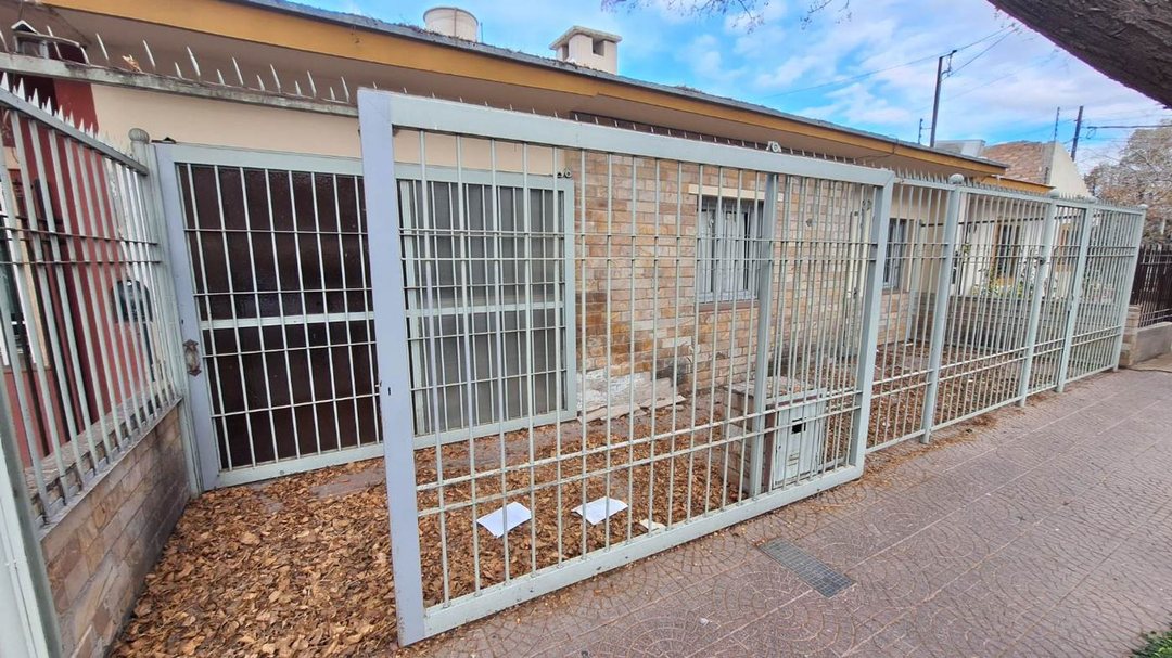 Venta Casa para refaccionar Gauymallén