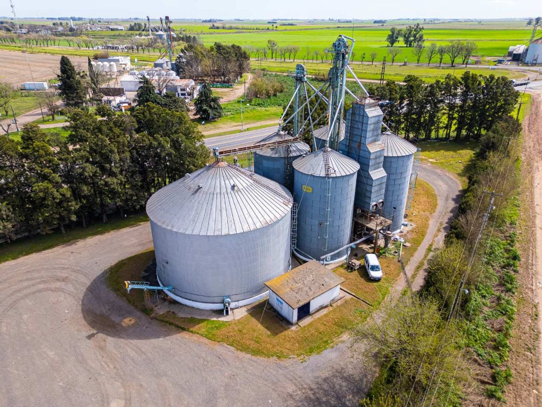 VENTA PLANTA DE ACOPIO EN SANTA TERESA SOBRE RUTA