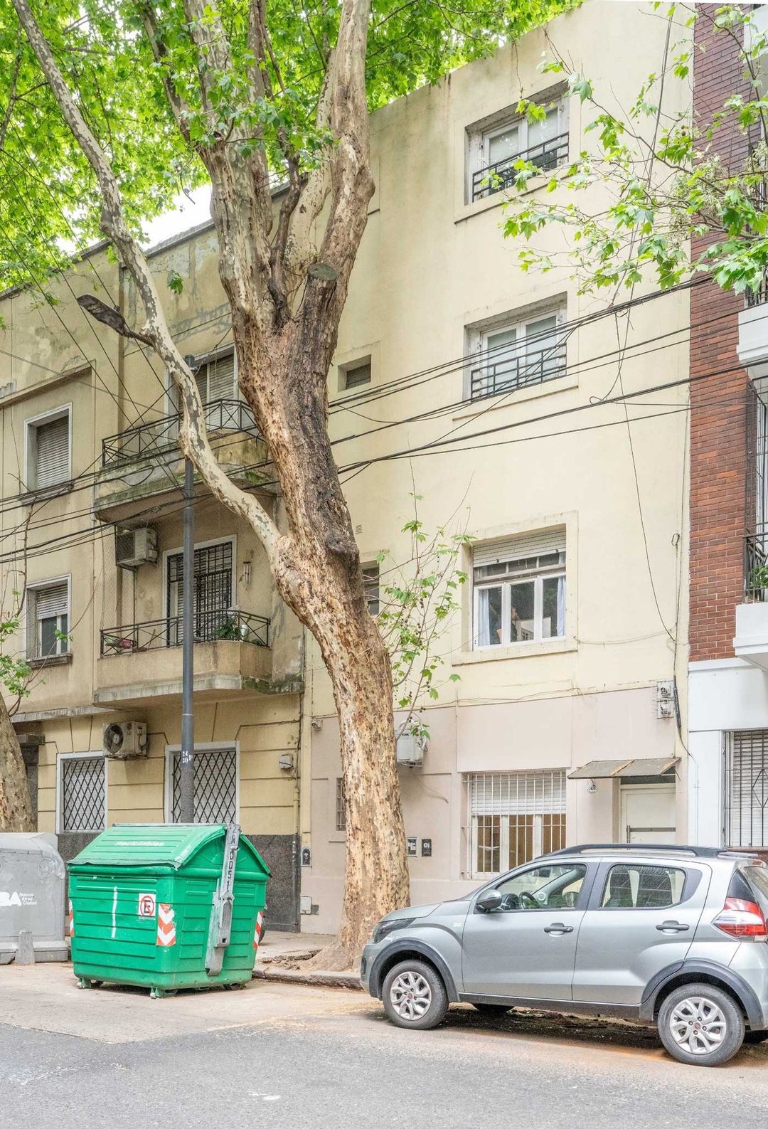EDIFICIO EN VENTA - 4 DEPARTAMENOS EN BLOCK