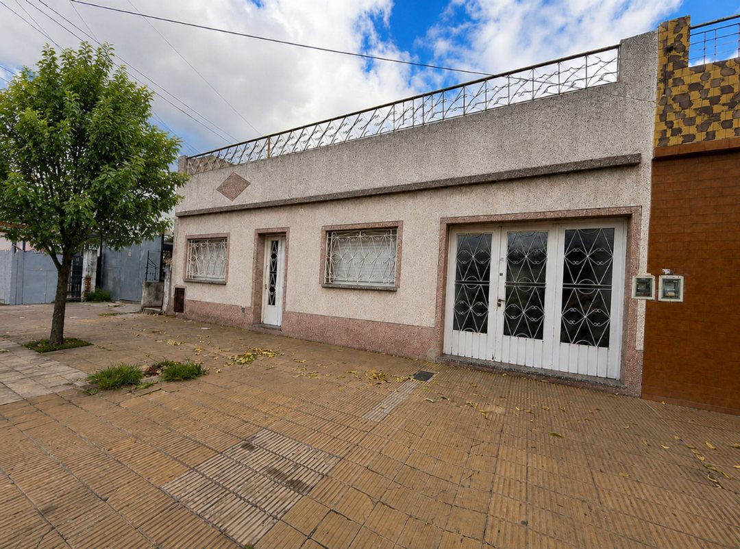 VENTA  CASA 4 AMBIENTES  LAFERRERE LOTE 433 MTROS