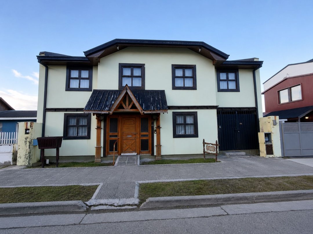 Hostal del Monte más casa en venta - Ushuaia