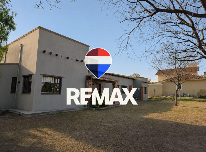 Casa · 243m² · 5 Ambientes · 2 Cocheras