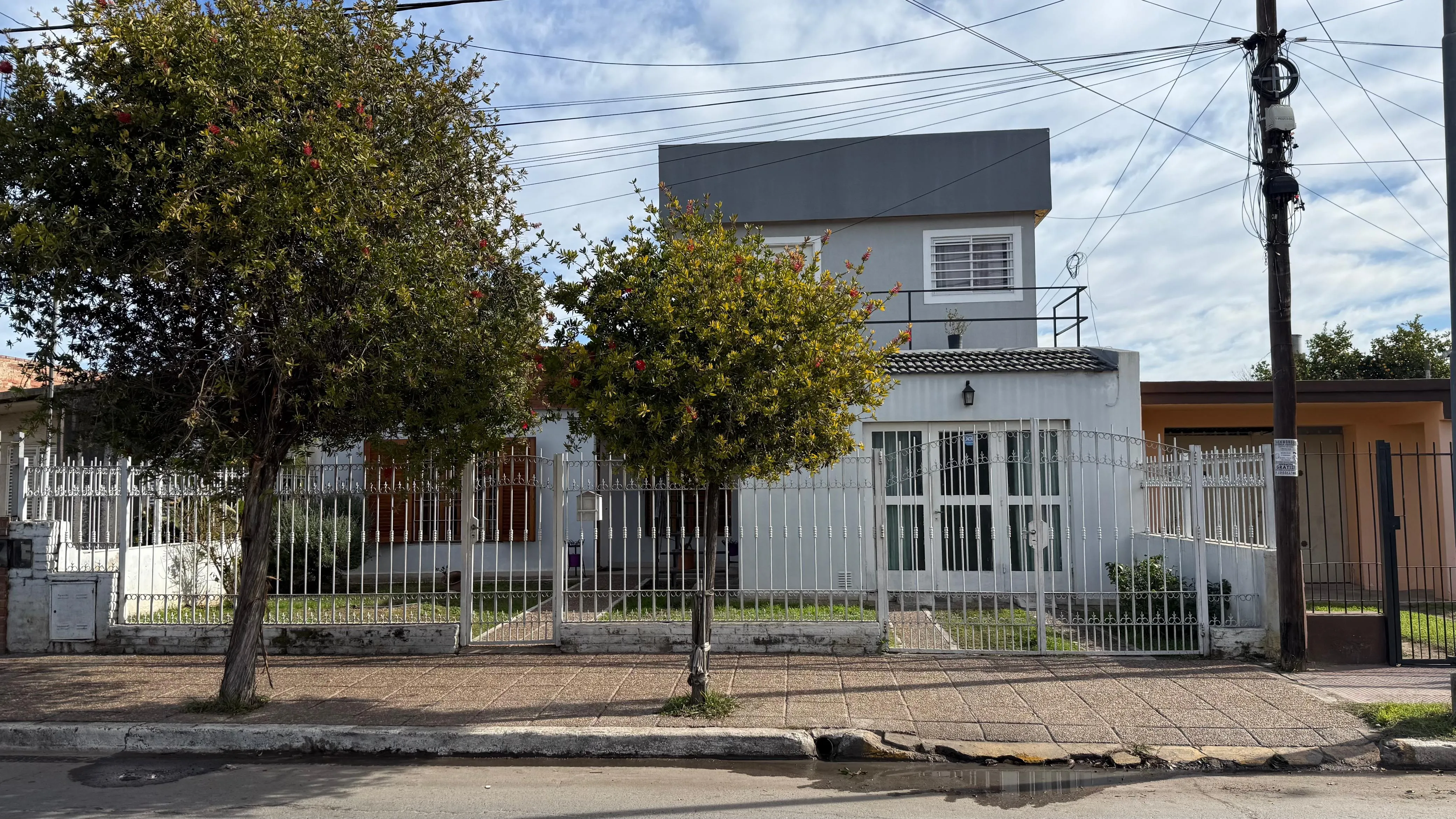SE VENDE CASA 3 DOR + DPTO 2 DOR PARRIO SAN PABLO