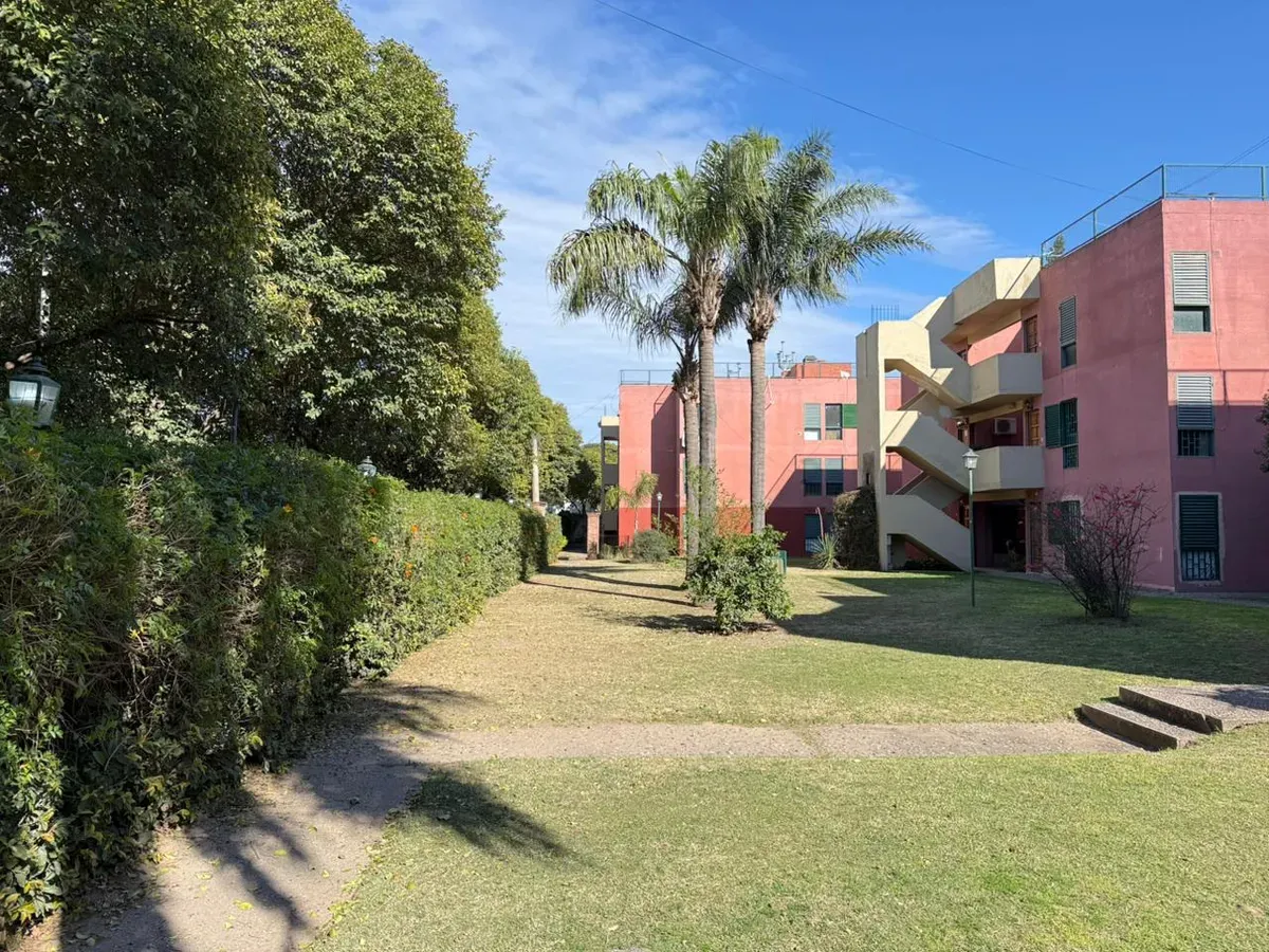 Alquiler Departamento Barrio Jardín. 2 dormitorios. Complejo con parque