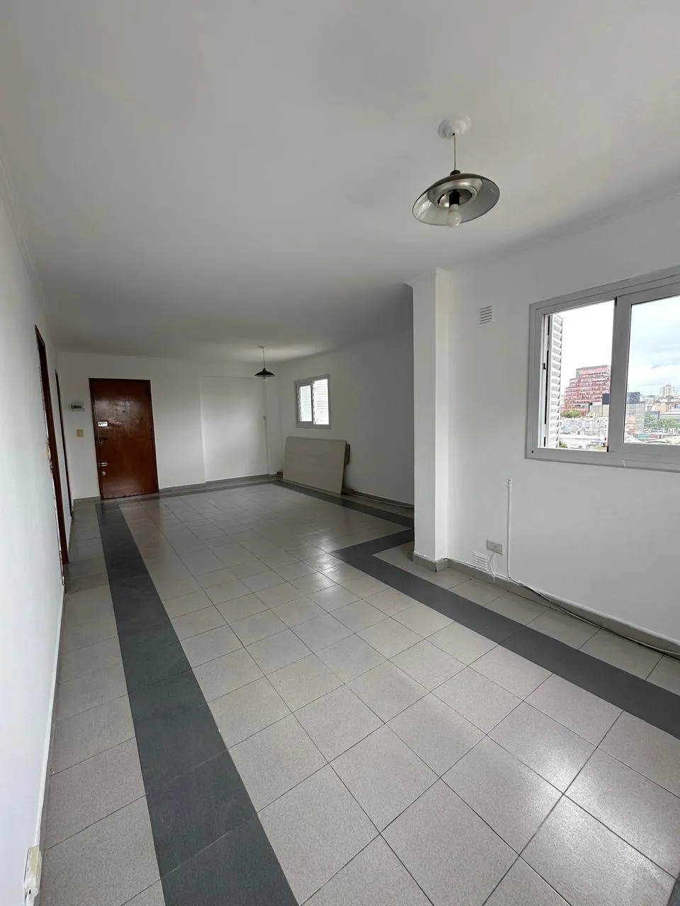 Alquilo Departamento Tres Dorm. - con Cochera - Bv Los Andes 665