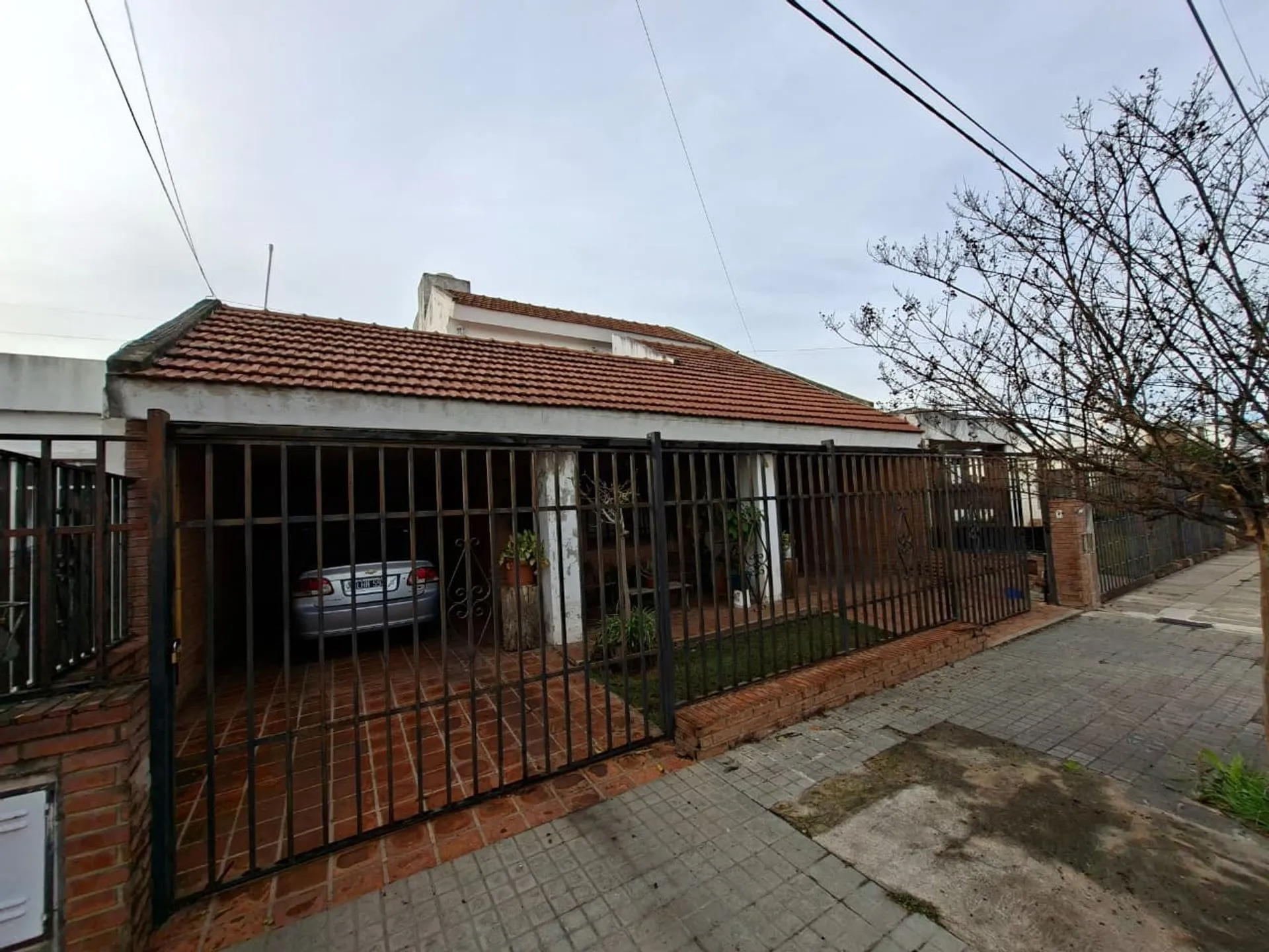 CASA + DEPARTAMENTO Bº POETA LUGONES CORDOBA 3 DORMI COCHERA DOBLE PATIO TERRAZA ZONA NORTE INVERSION VENTA