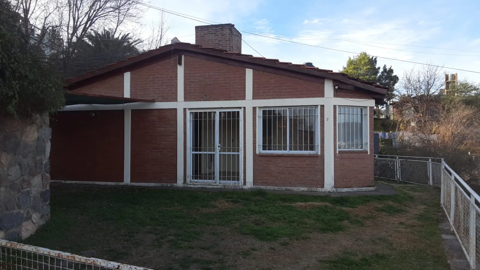 DUEÑO ALQUILA SIN DEPOSITO NI COMISION INMOB 2 DORM CARLOS PAZ CASA EN COMPLEJO CERRADO