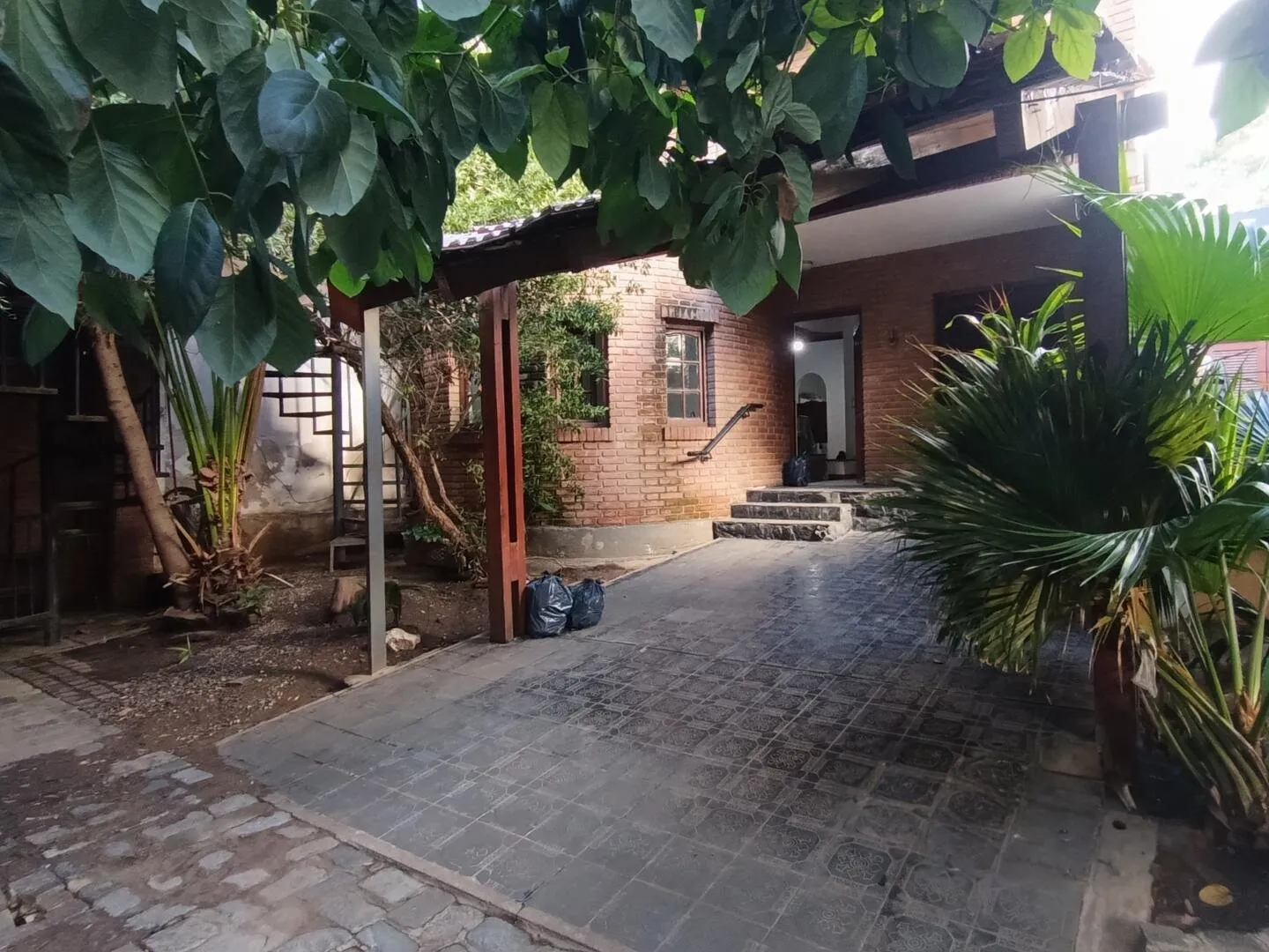CASA EN VENTA EN ALBERDI ZONA JEFATURA