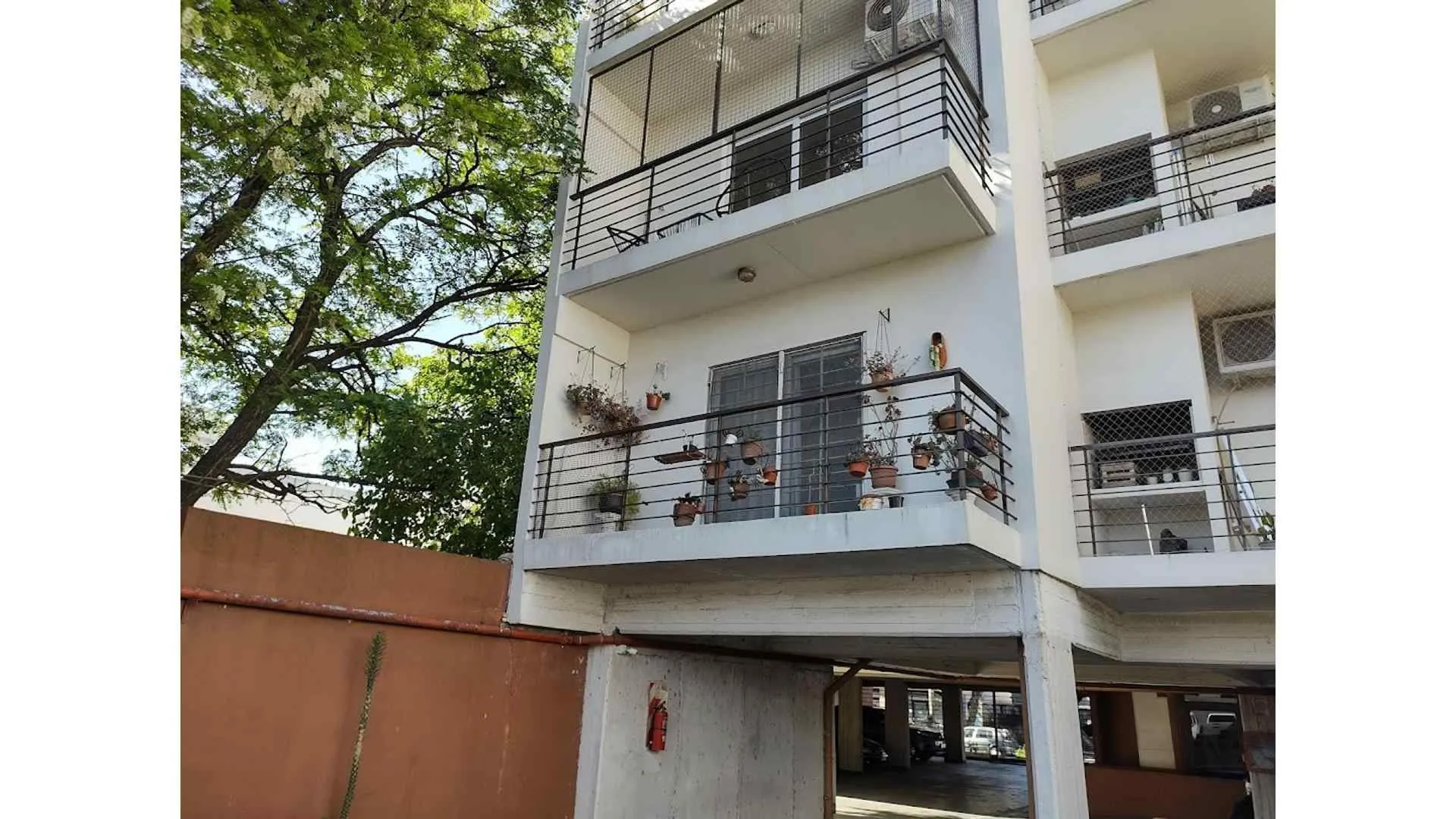 DEPTO 2 AMB AMPLIO /BALCON 2 COCHERAS