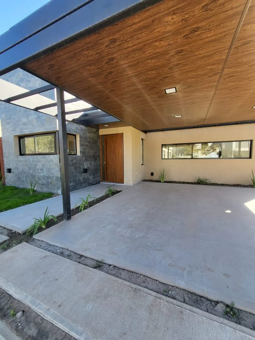 Casa en Venta en Las Cañitas Barrio Privado de 3 Dormitorios