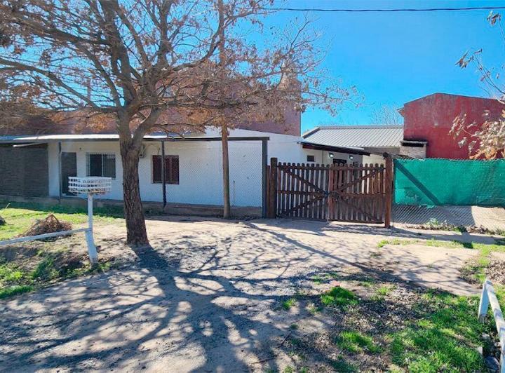 Casa · 155m² · 6 Ambientes · 2 Cocheras