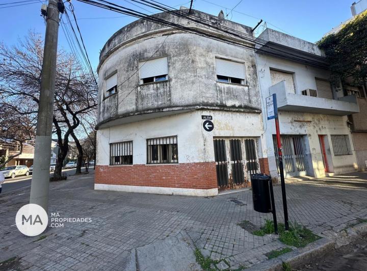 Casa · 137m² · 6 Ambientes · 1 Cochera