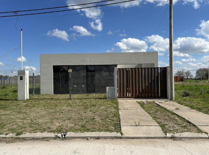 Casa · 310m² · 4 Ambientes · 2 Cocheras