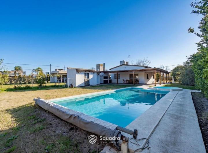 Casa · 93m² · 3 Ambientes · 4 Cocheras