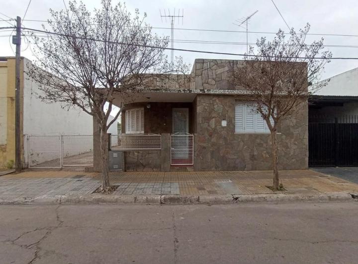 Casa · 148m² · 3 Ambientes · 3 Cocheras