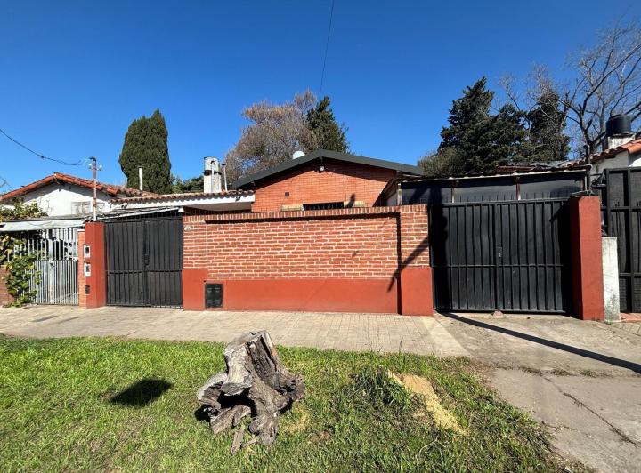 Casa · 140m² · 5 Ambientes · 3 Cocheras