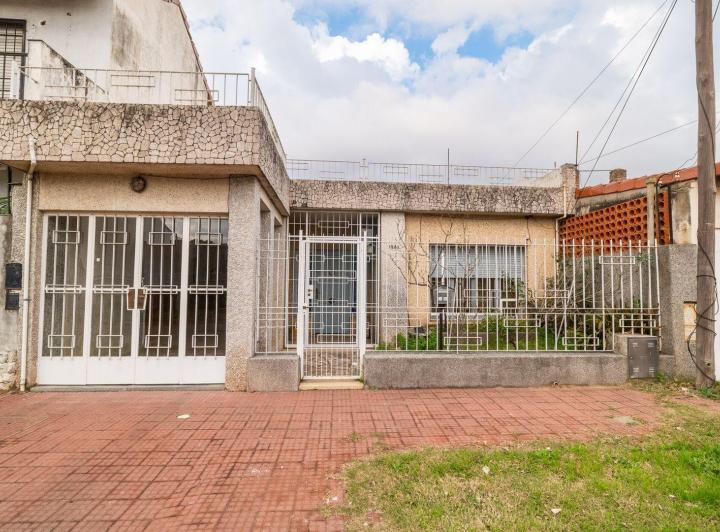 Casa · 100m² · 5 Ambientes · 1 Cochera
