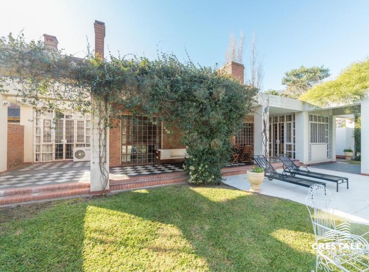 Casa · 400m² · 5 Ambientes · 2 Cocheras