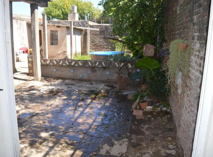 Casa · 1m² · 4 Ambientes · 1 Cochera