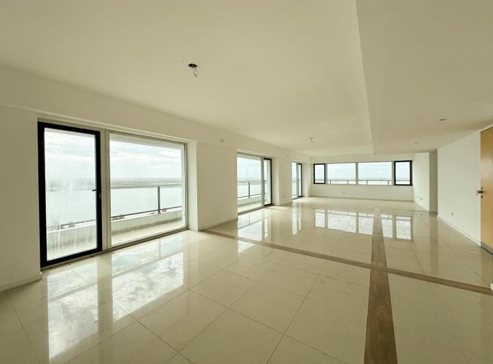 Departamento · 283m² · 7 Ambientes · 1 Cochera