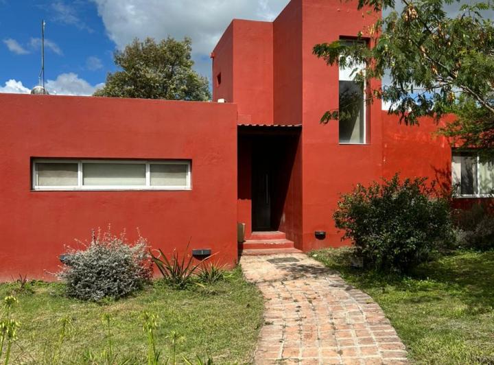 Casa · 120m² · 6 Ambientes · 2 Cocheras