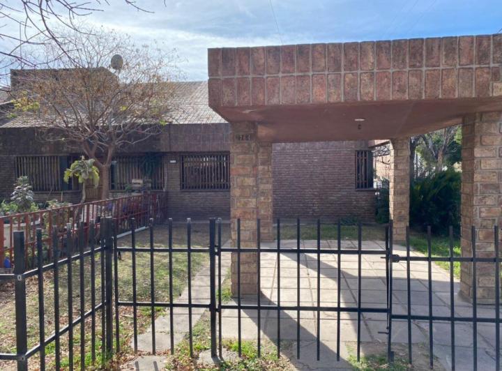 Casa · 110m² · 4 Ambientes · 1 Cochera