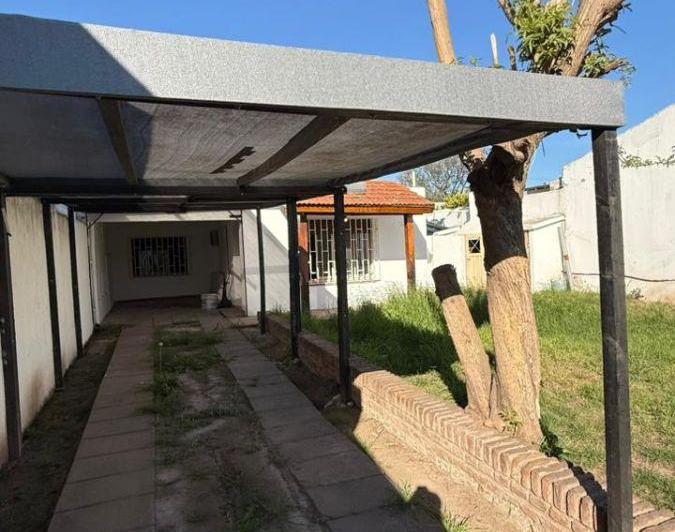 Casa · 76m² · 4 Ambientes · 2 Cocheras