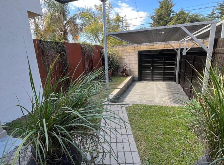 Casa · 90m² · 2 Ambientes · 1 Cochera