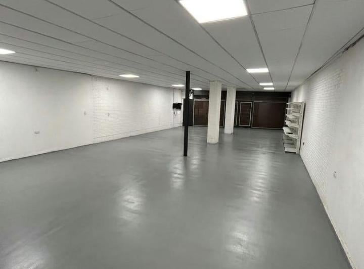 Local comercial · 180m² · 1 Ambiente